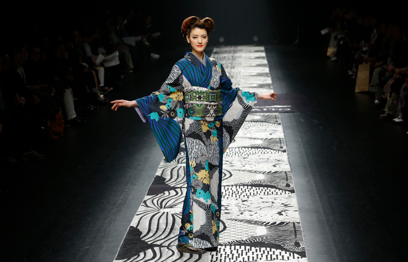 Illustration for article titled Kimonos in the Mist at Tokyo Fashion Week